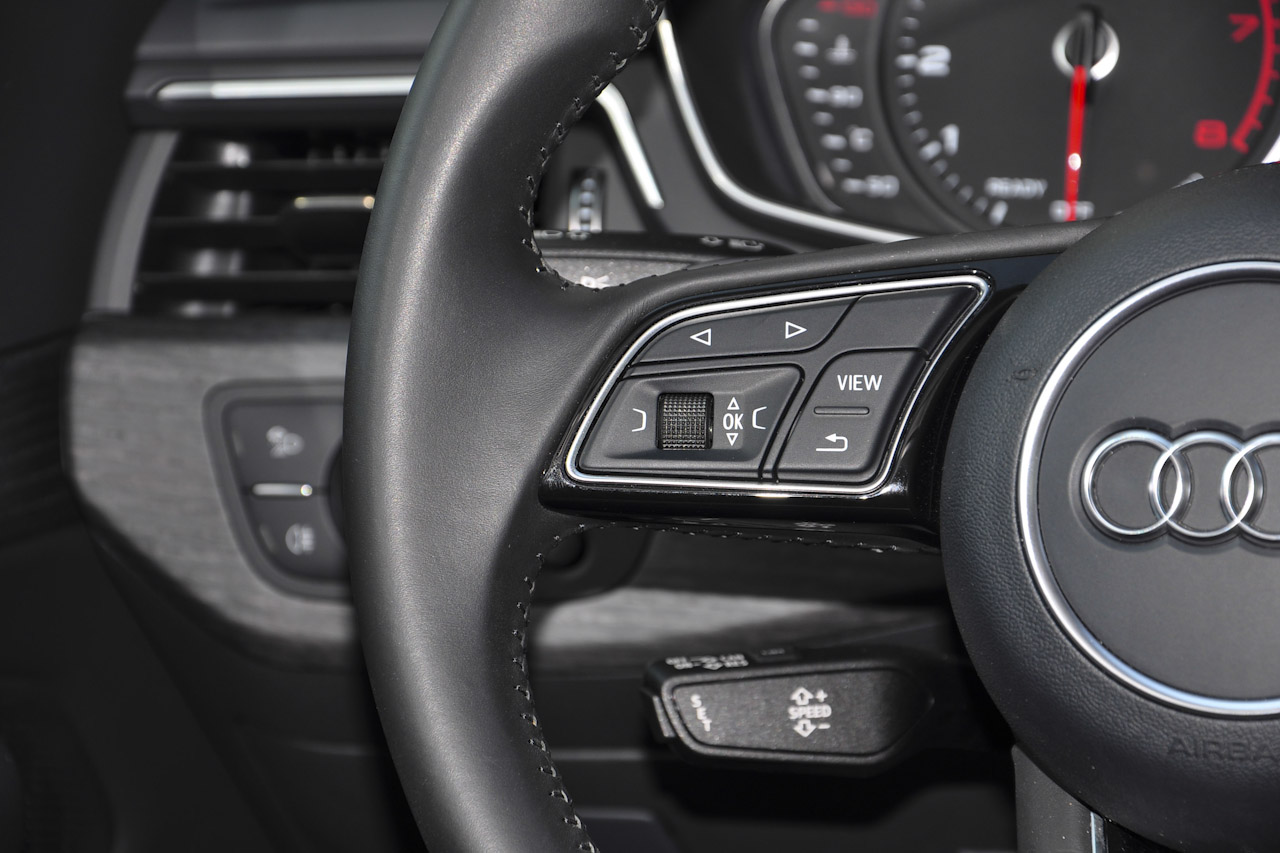 2017款奥迪A4L 2.0T自动45TFSI quattro风尚型