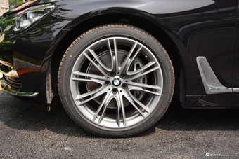 2018款宝马7系740Li 3.0T自动尊享型卓越套装xDrive