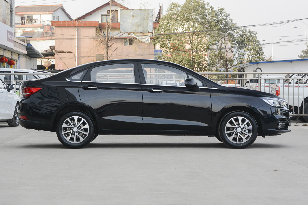 2018款北汽绅宝D50 1.5L手动豪华智驾版