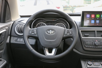 2018款奔腾X40网红版 1.6L手动豪华型