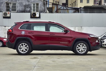 2016款自由光2.0L自动优越版 落霞红