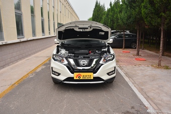 2019款奇骏2.5L自动四驱智联豪华版