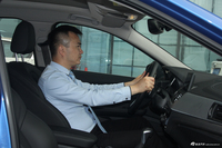 2017款宝马1系120i自动设计套装型 