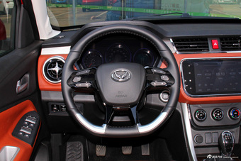 2016款北汽幻速S3L 1.5L手动尊贵型