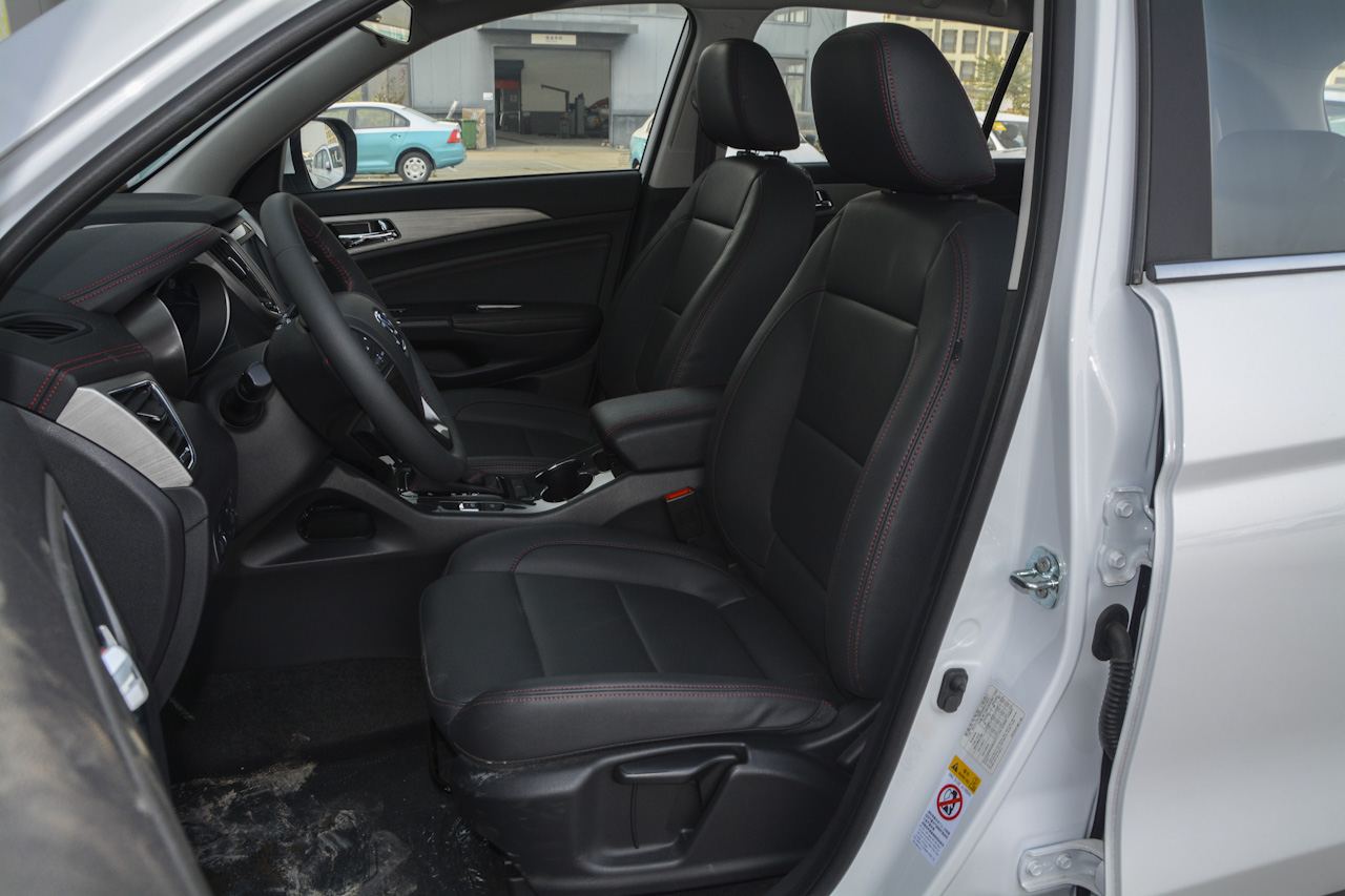 2017款CS75尚酷版1.8T自动四驱精英型