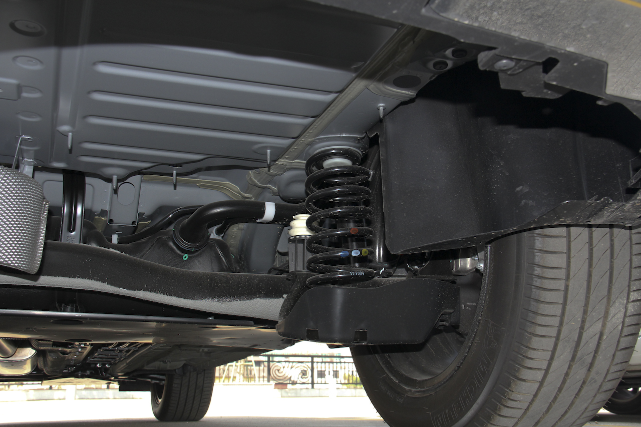 2017款标致5008 1.6T自动350THP精英版7座