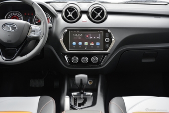 2018款东南DX3 1.5L手动户外版尊贵型