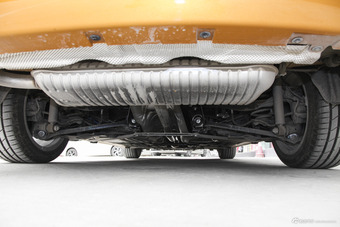 2018款宝马1系118i自动设计套装型