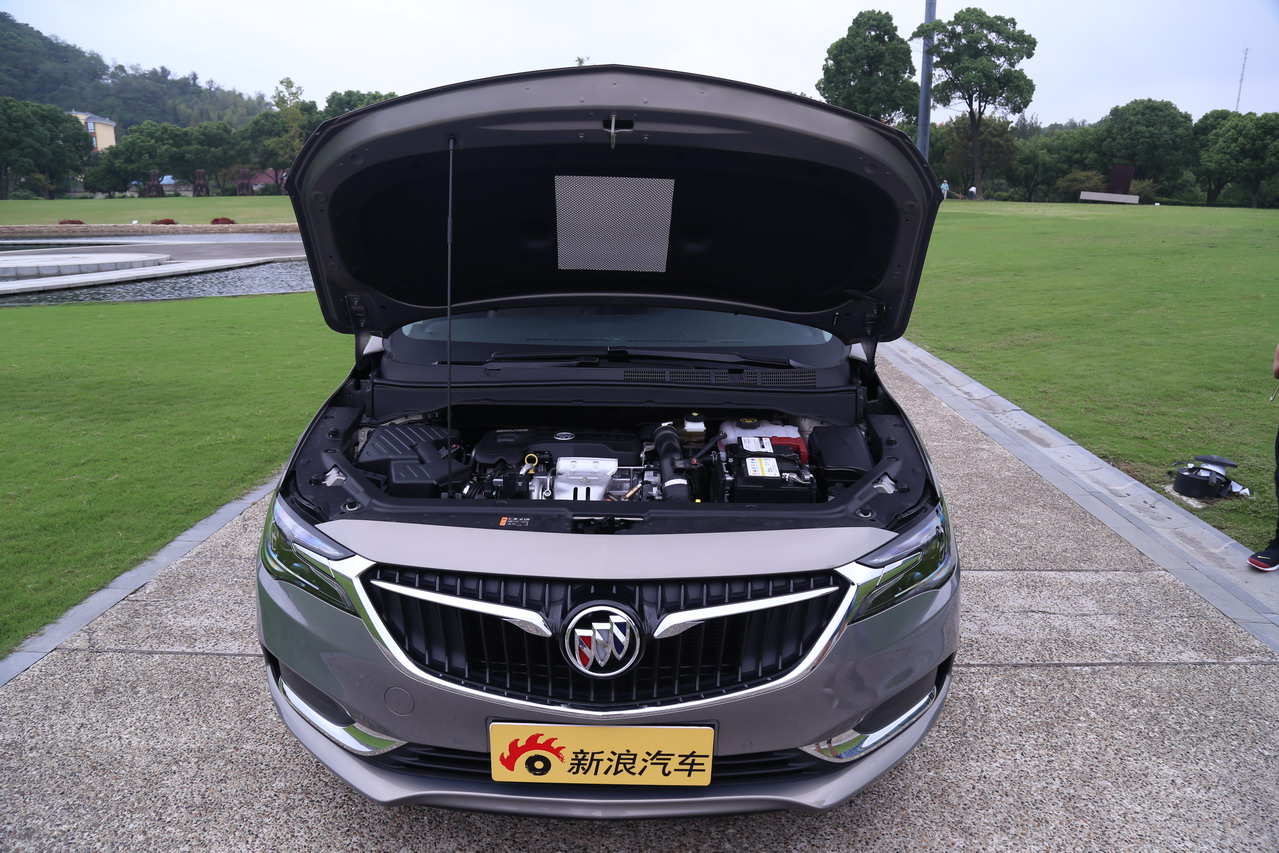 2018款别克GL6 1.3T自动18T尊贵型6座图片