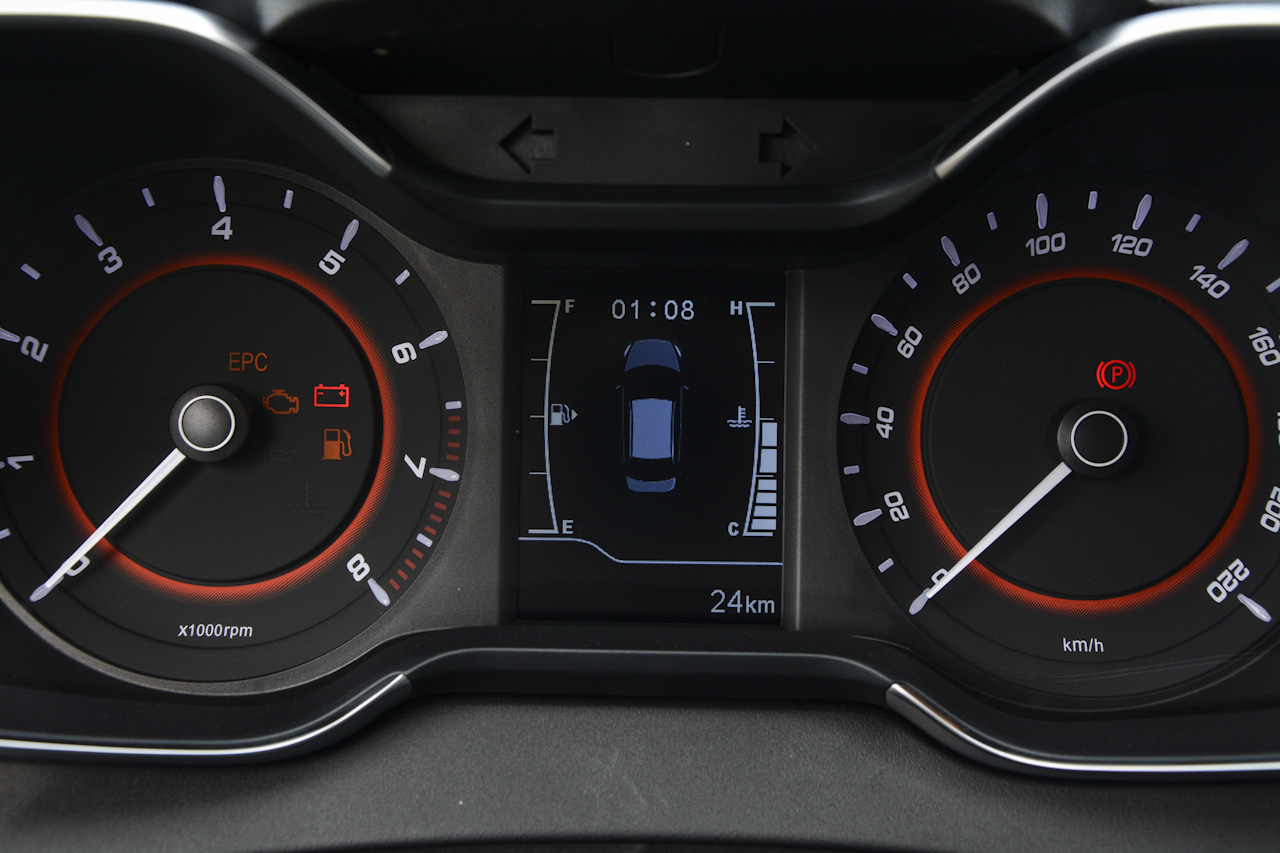 2017款艾瑞泽5 1.5L手动领潮版