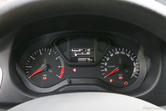 2018款全新爱丽舍1.6L手动舒适型