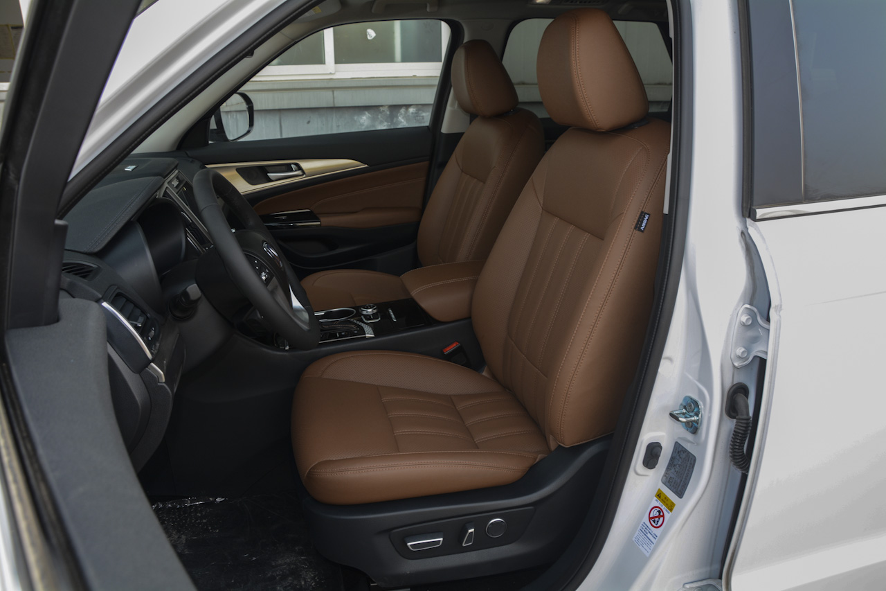 2017款长安CS95 2.0T自动两驱智拓版