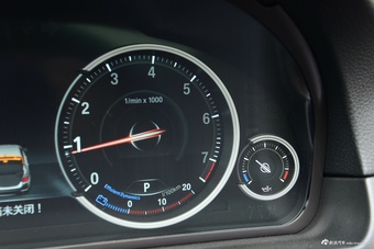 2017款宝马5系2.0T自动528Li 领先型