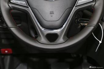 2016款艾瑞泽5 1.5L自动领锐版 俊逸白