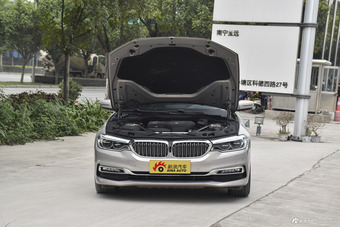 2018款宝马5系改款2.0T自动530Li尊享型豪华套装图片