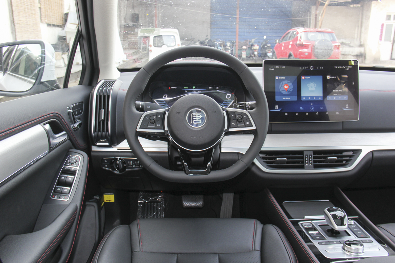 2018款比亚迪唐新能源2.0T全时四驱智联创享型7座