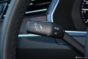 2019款迈腾2.0T自动330TSI DSG尊贵型