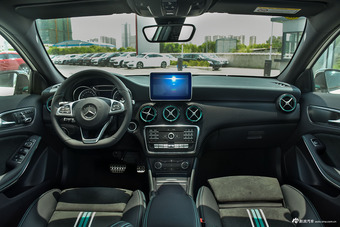 2016款奔驰A级 A200 1.6T自动赛道版图片