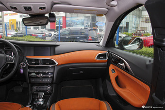 2017款英菲尼迪QX30 1.6T自动两驱运动版