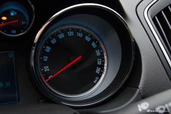 2017款君威1.6T自动领先技术型