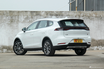 2018款比亚迪唐2.0T自动智联尊贵型7座