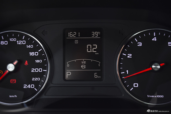 2018款荣威RX5 1.5T 20T自动两驱互联网智臻版