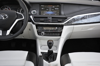 2017款V5菱致1.5L手动新贵型