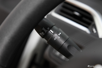 2018款标致2008 1.6L自动时尚版