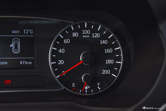 2016款陆风X5 Plus 1.5T手动创领版