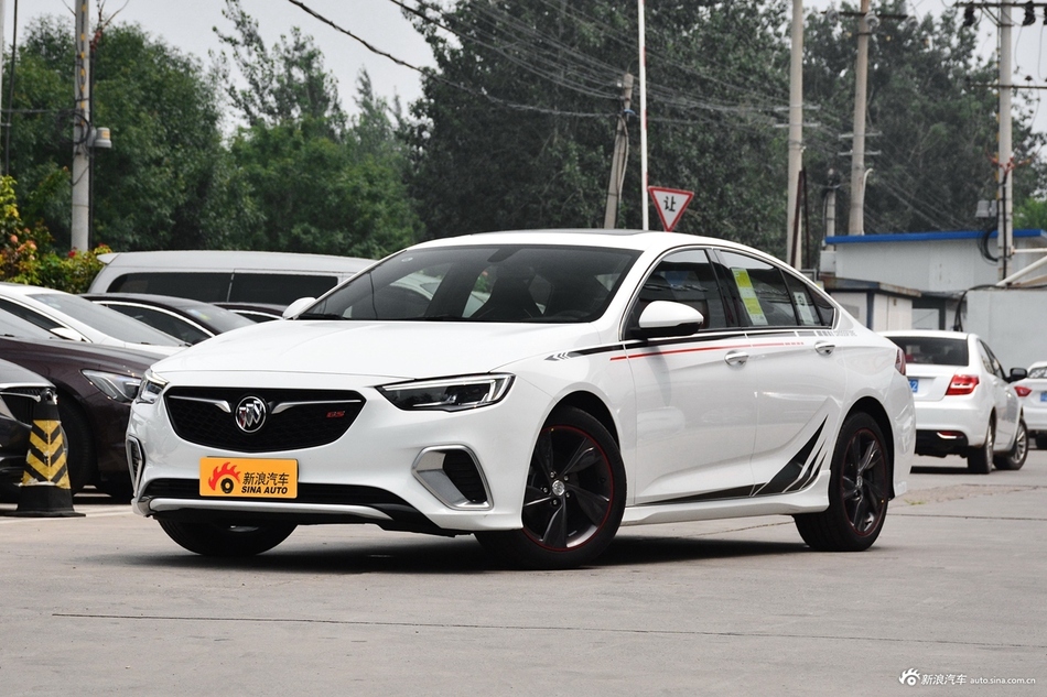 2018款君威GS 2.0T自动穿越火线联名限量版28T