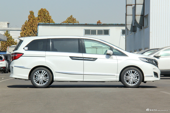 2016款艾力绅2.4L自动经典版