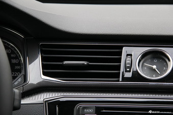 2017款帕萨特1.8T自动御尊版330TSI DSG