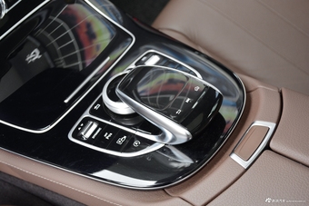 2018款奔驰E级改款3.0T自动 320 L 4MATIC