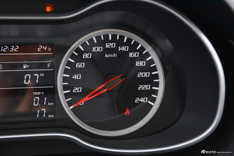 2018款奔腾X40网红版 1.6L手动舒适型