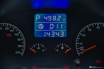 2016款瑞虎3 1.6L自动尊尚版