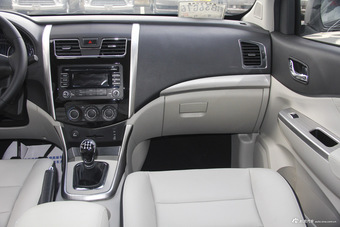 2016款风行S500 1.5L手动舒适型 闪耀金