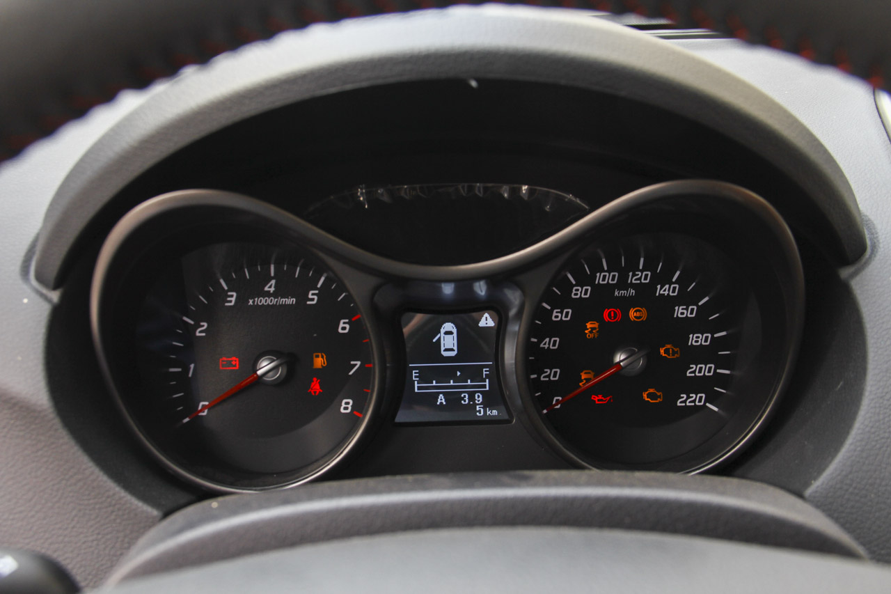 2015款海马S5 1.6L手动智能豪华型