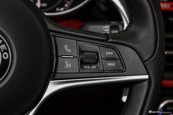 2017款Giulia 2.0L自动280HP Milano上市限量版