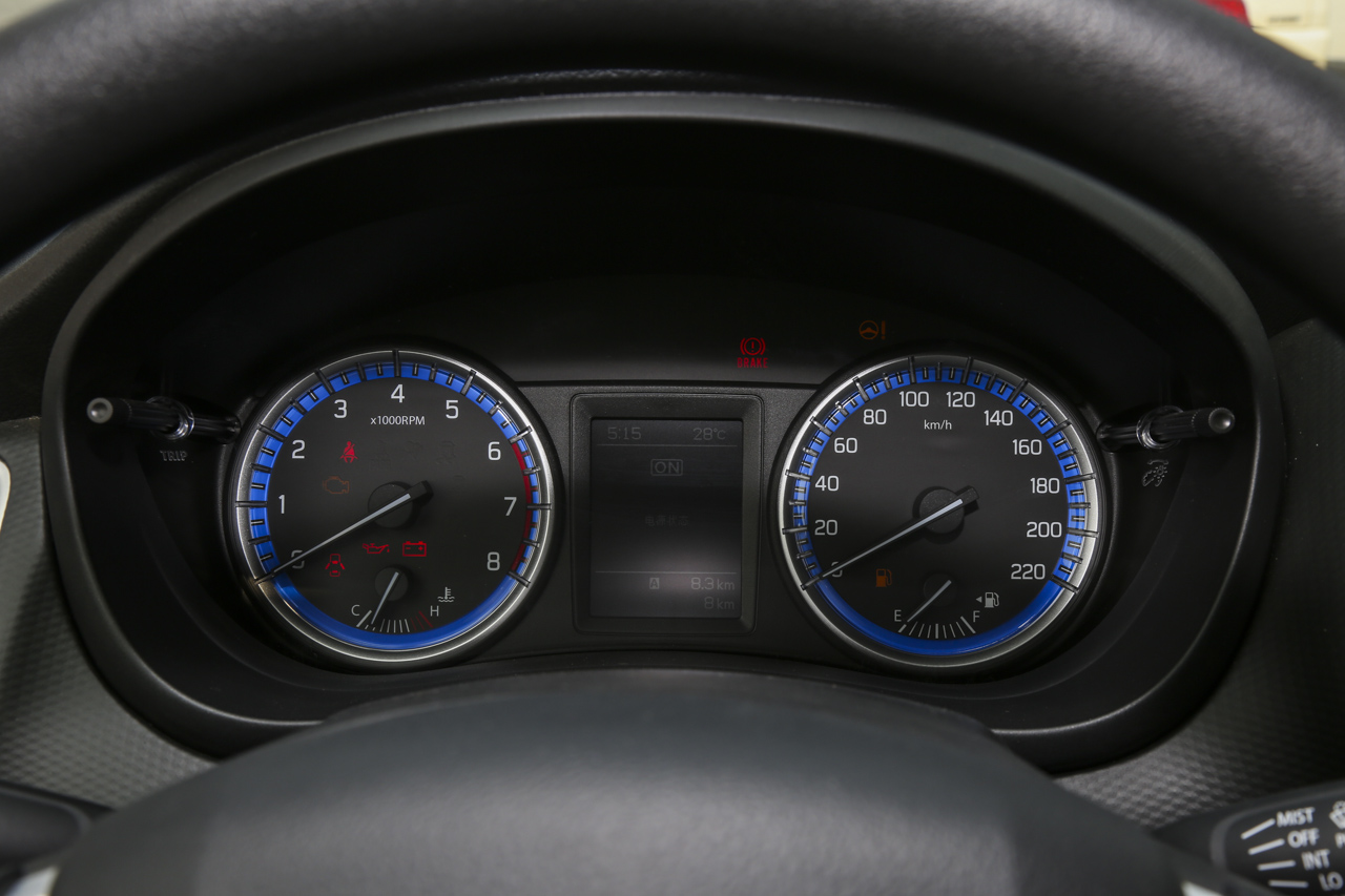 2015款锋驭1.6L手动进取型 珠光白