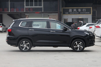 2018款北汽幻速S7 1.5T 自动尊享型