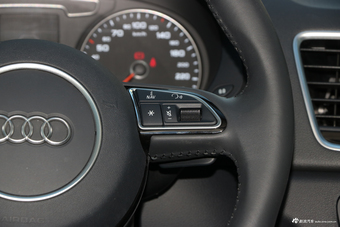 2018款奥迪Q3 30周年年型 35 TFSI时尚型