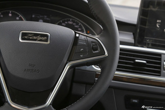 2016款众泰Z700 1.8T自动DCT尊贵型