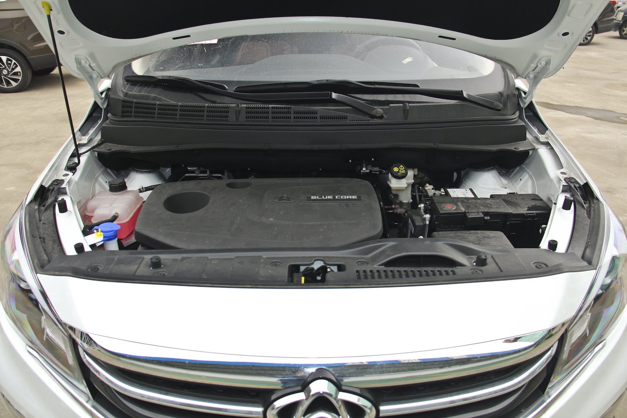 2017款长安欧尚A800 1.5T手动豪享型