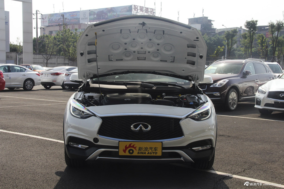 2017款英菲尼迪QX30 1.6T自动两驱时尚版