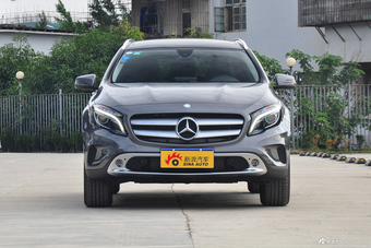 2016款奔驰GLA级 GLA200 1.6T自动时尚型