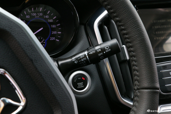 2018款驭胜S350 2.0T自动四驱柴油超豪华版5座