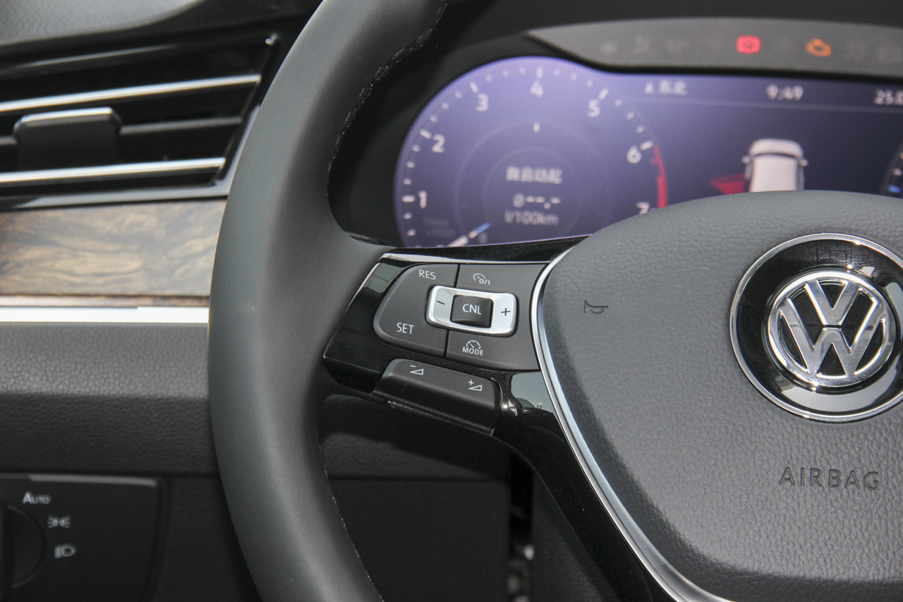 2018款迈腾1.8T自动330TSI DSG尊贵型