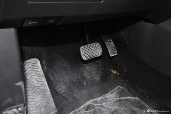 2017款宝骏560 1.5T DCT旗舰型7座