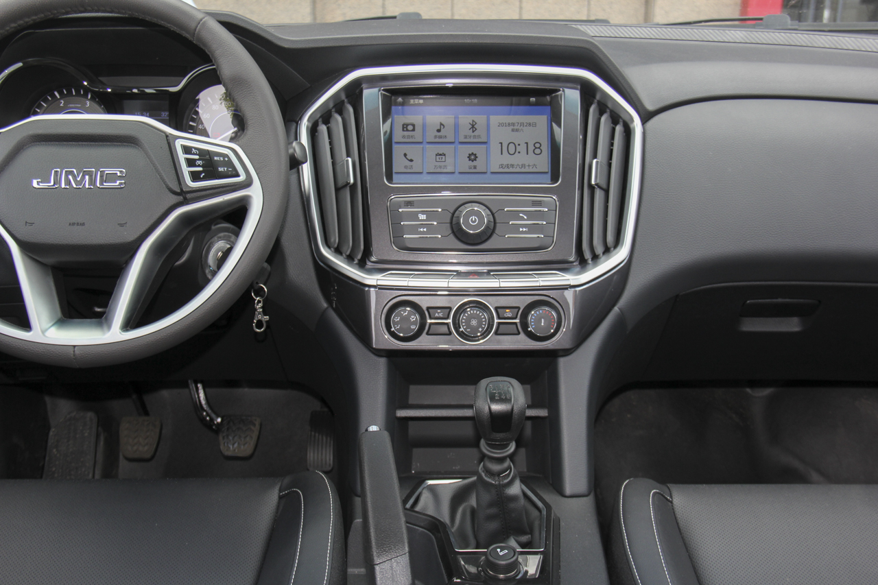 2017款域虎7 2.4T手动柴油四驱豪华版JX4D24A5L