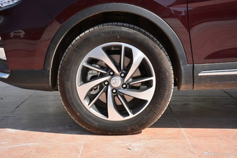 2017款宝骏560 1.5T DCT旗舰型7座